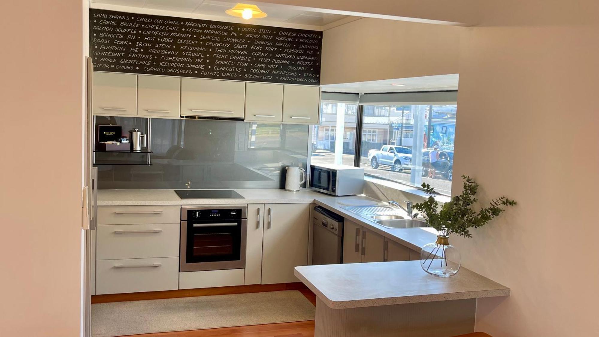 ホテル ザ ノーチラス ネーピア エクステリア 写真 A modern kitchen