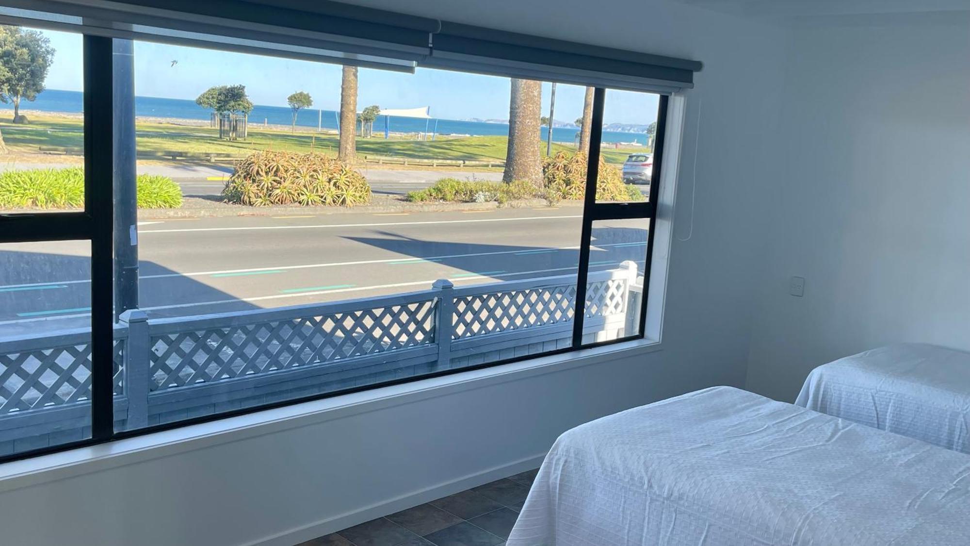ホテル ザ ノーチラス ネーピア エクステリア 写真 View from a room at the hotel