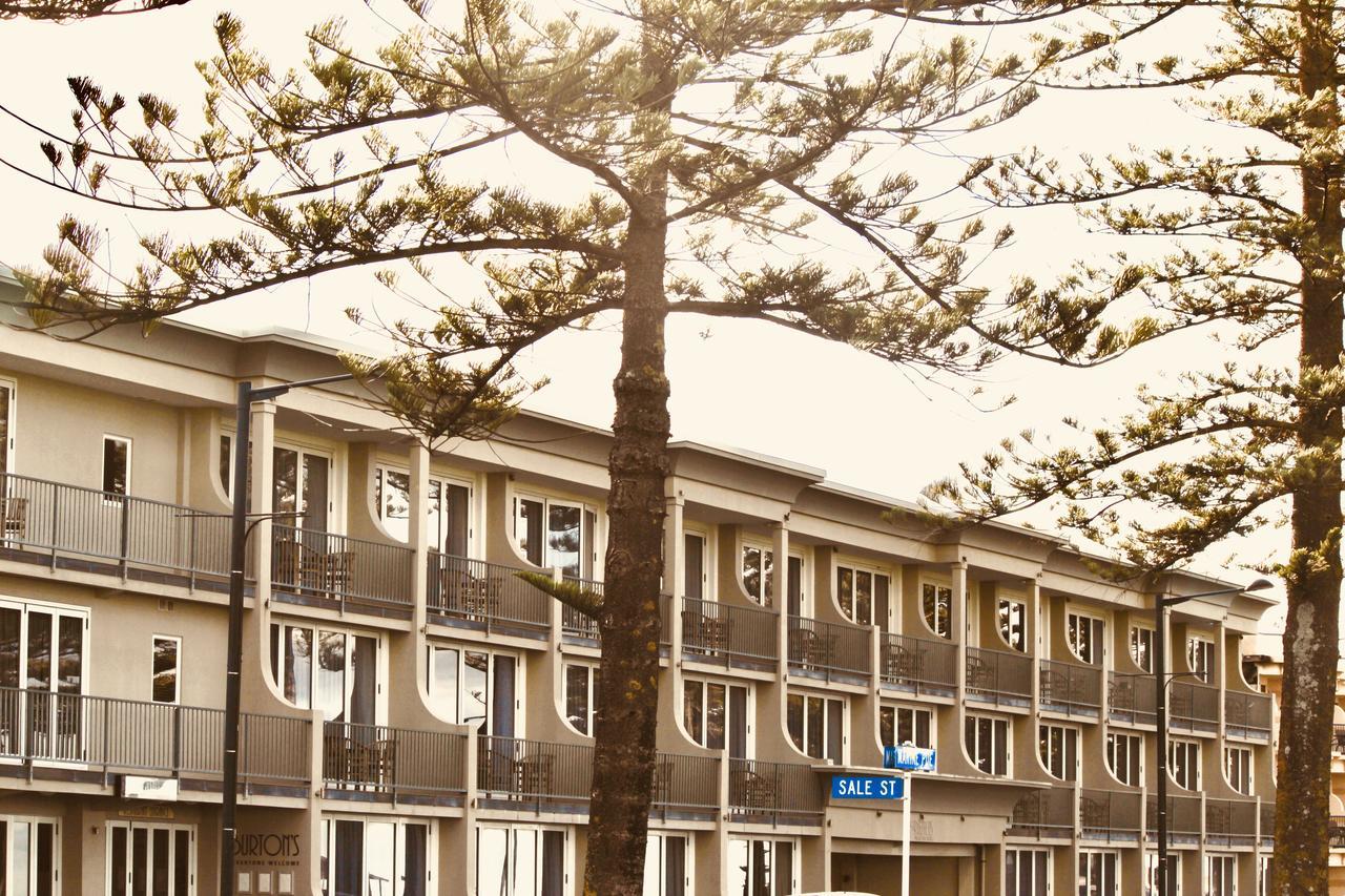 ホテル ザ ノーチラス ネーピア エクステリア 写真 The 1960s apartment block at the northern end of the street